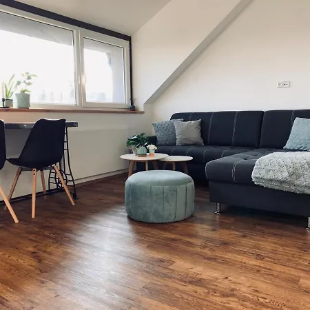 Apartament Pouchov Apartman *
