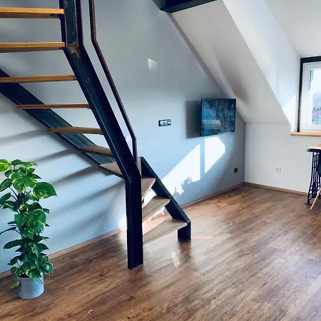 Apartament Pouchov Apartman *
